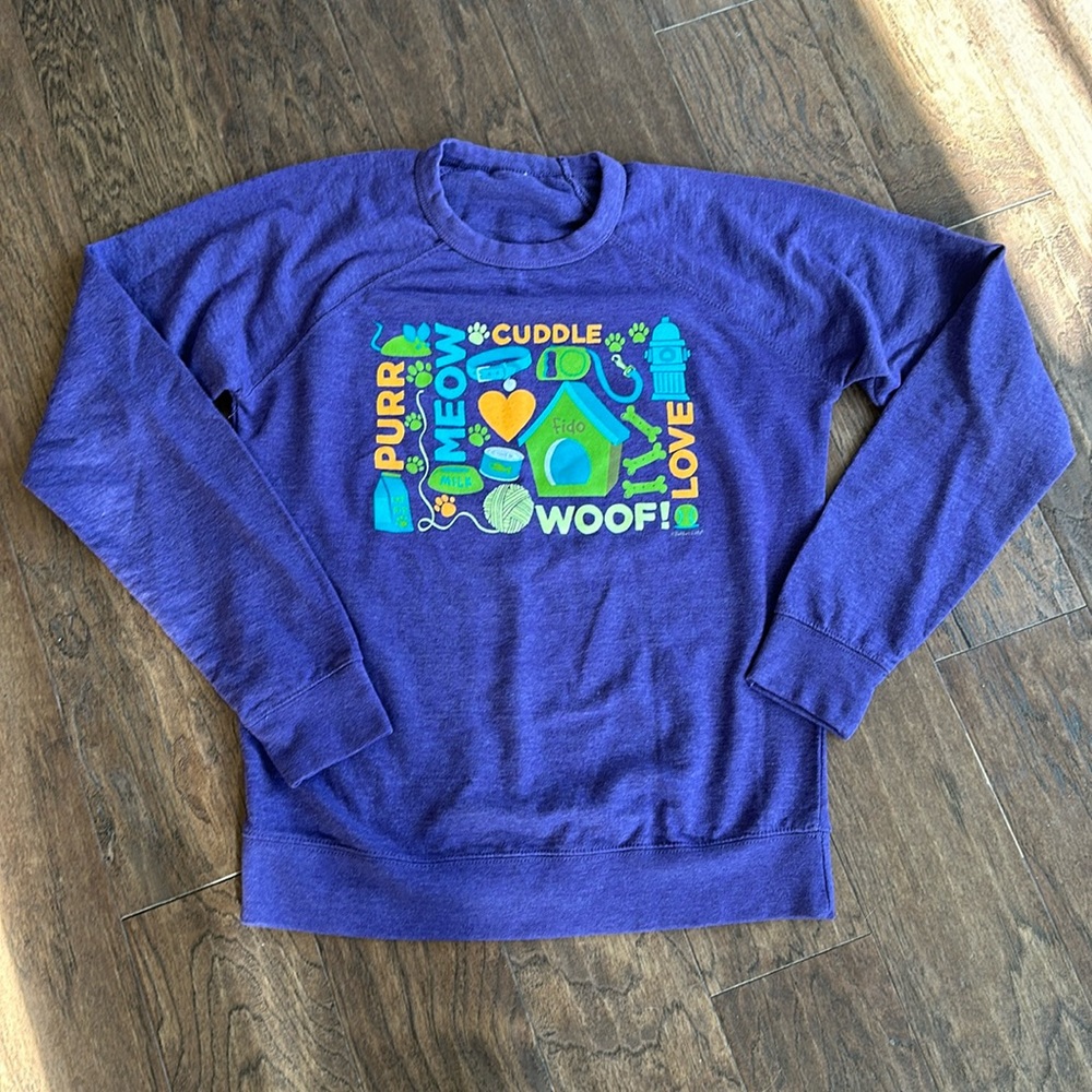 🐶🐱Women’s Medium Dog & Cat Graphic Sweatshirt – Cozy Pet Lover Pullover